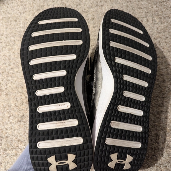 Under armour shoes, size 8.5, black - Picture 2 of 7